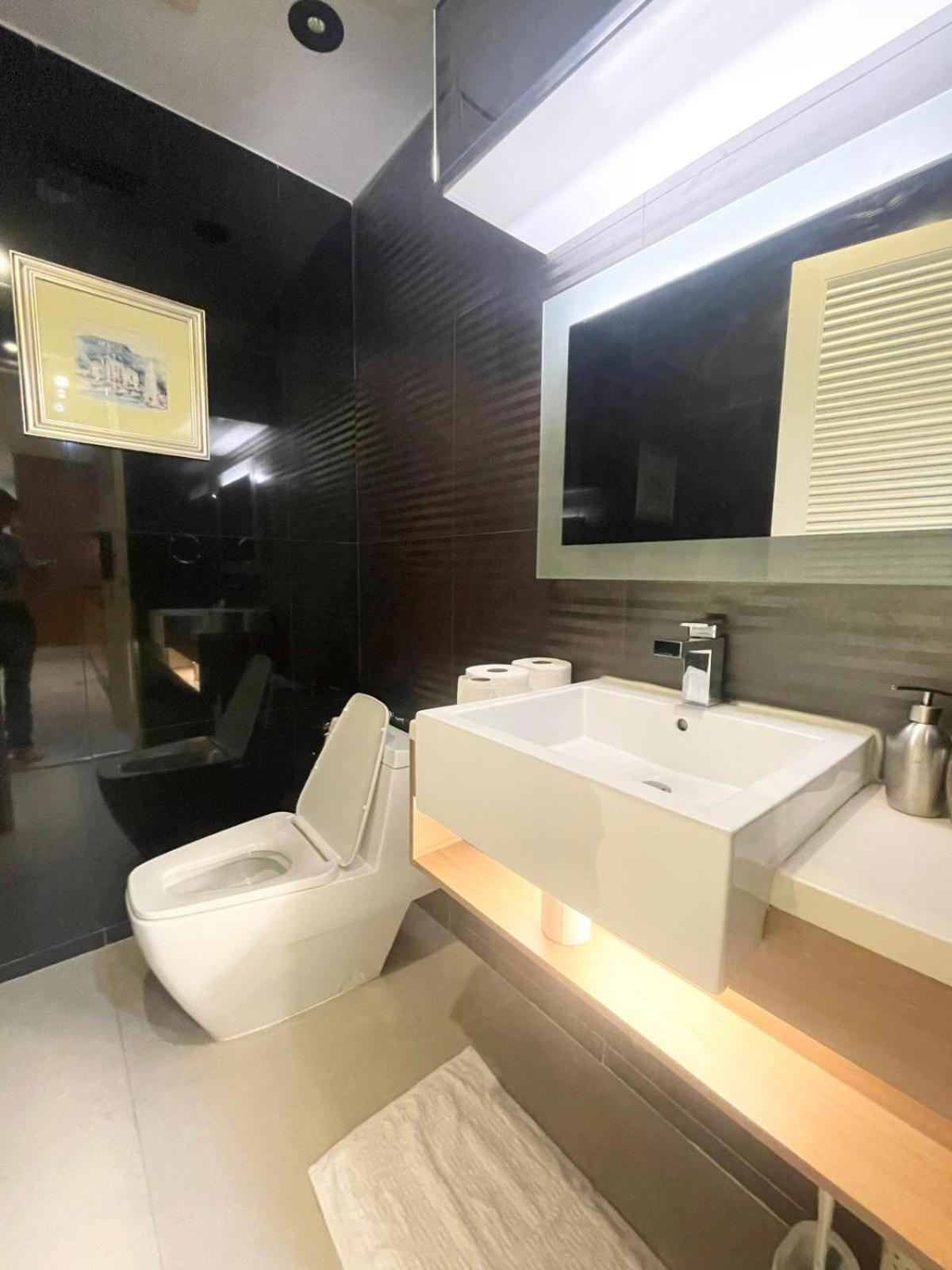 Apartment Extremely Spacious Cool Asoke Sleeps 8 250sqm