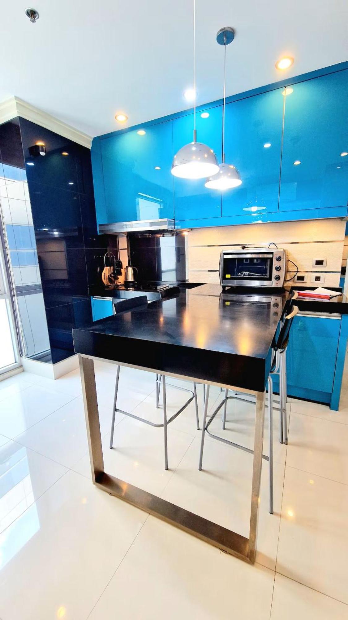 Extremely Spacious Cool Asoke Sleeps 8 250sqm Apartment