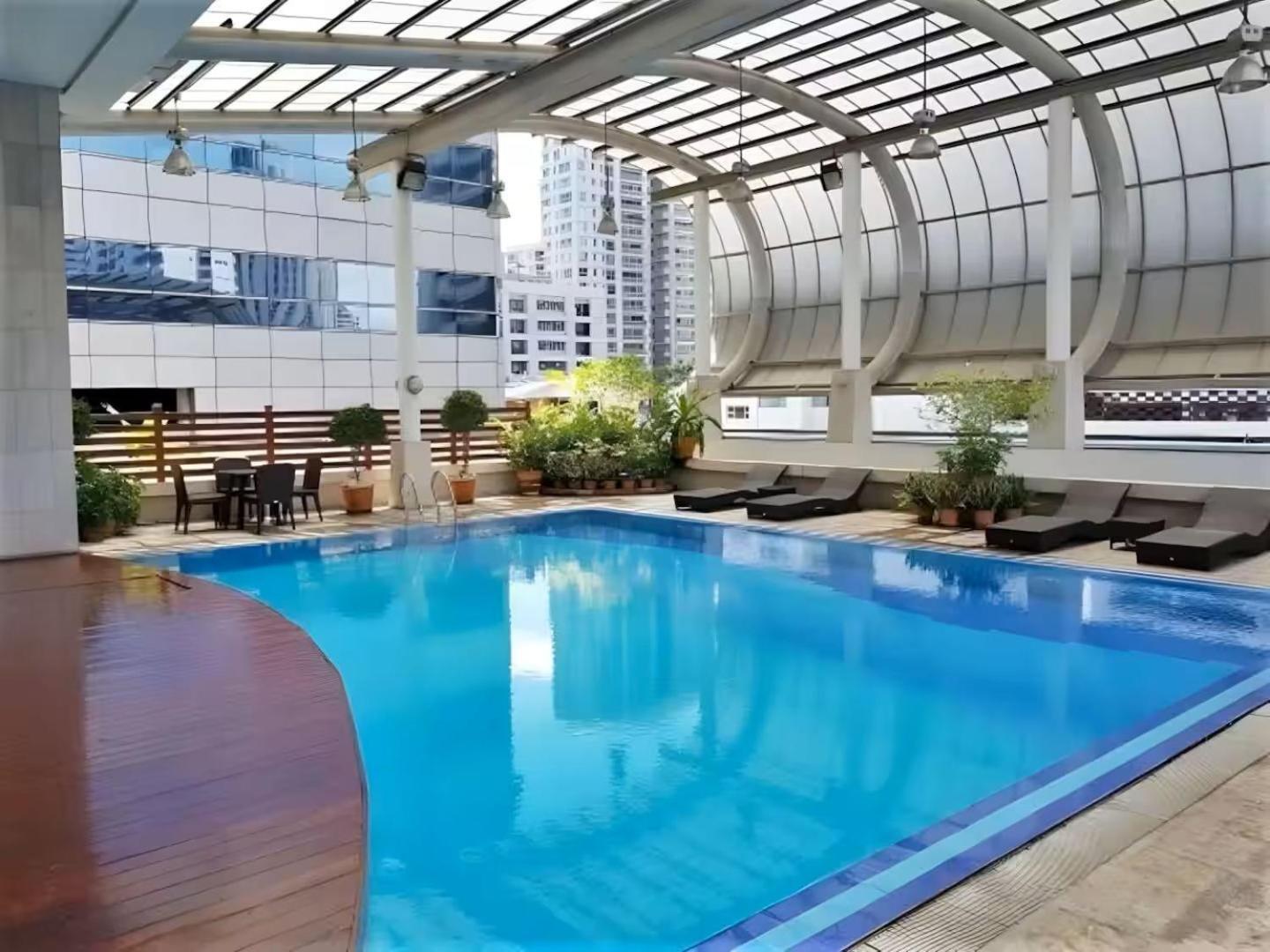 Extremely Spacious Cool Asoke Sleeps 8 250sqm Bangkok
