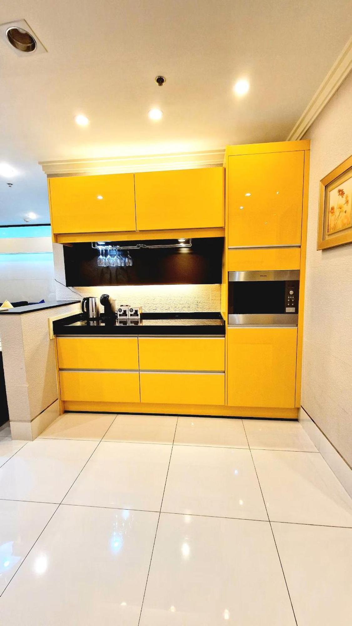 Apartment Extremely Spacious Cool Asoke Sleeps 8 250sqm *