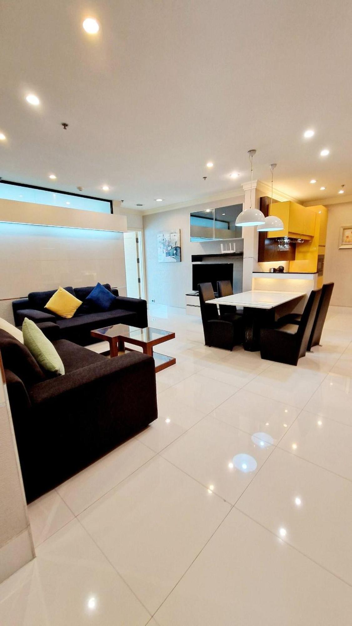 Extremely Spacious Cool Asoke Sleeps 8 250sqm *
