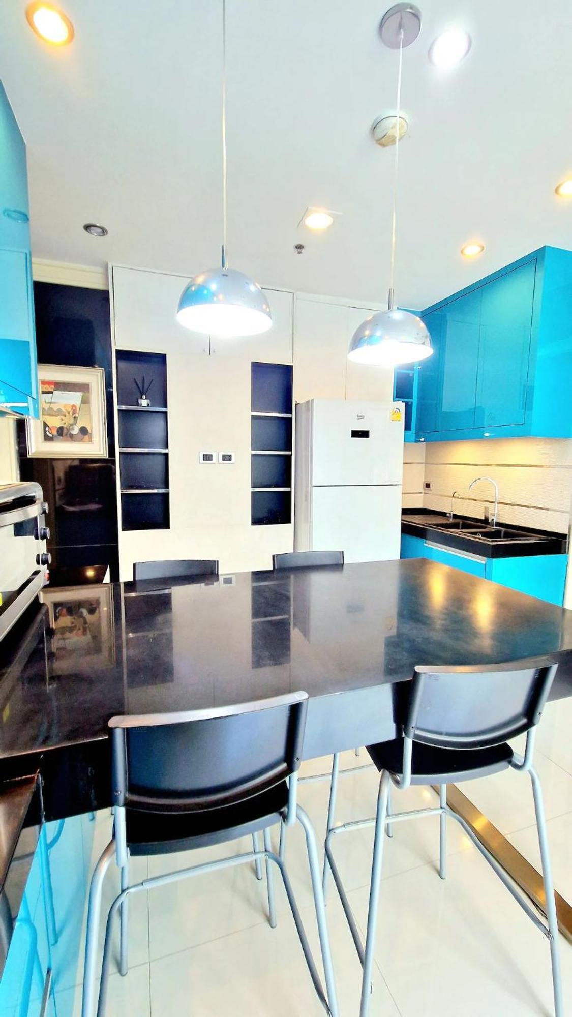 Apartment Extremely Spacious Cool Asoke Sleeps 8 250sqm Bangkok